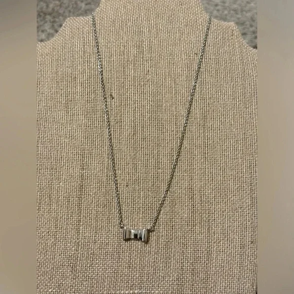 Kate Spade Silver Bow Necklace 18” - Picture 4 of 6